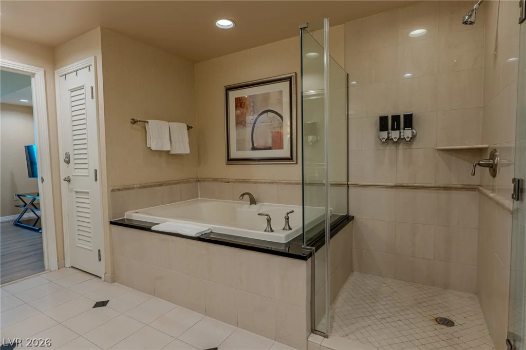 135 Harmon, Las Vegas, NV 89109