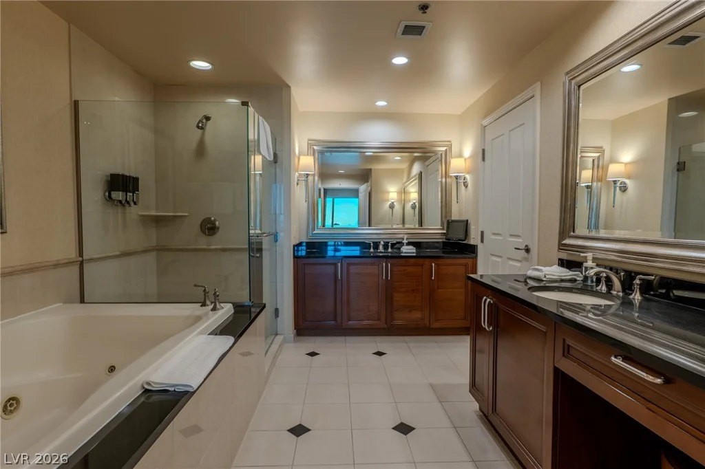 135 Harmon, Las Vegas, NV 89109