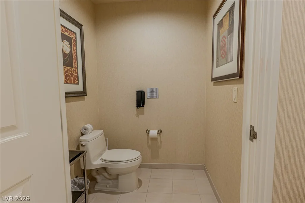 135 Harmon, Las Vegas, NV 89109