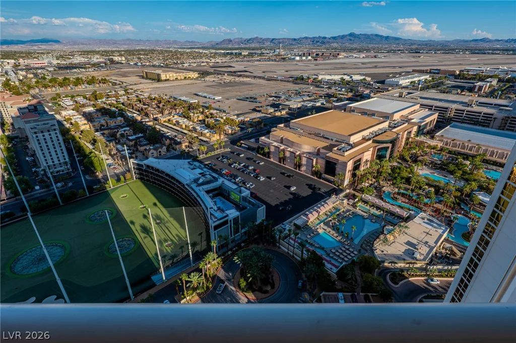 135 Harmon, Las Vegas, NV 89109