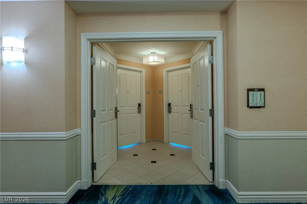 135 Harmon, Las Vegas, NV 89109