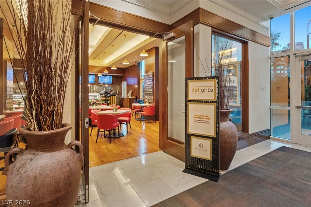 135 Harmon, Las Vegas, NV 89109