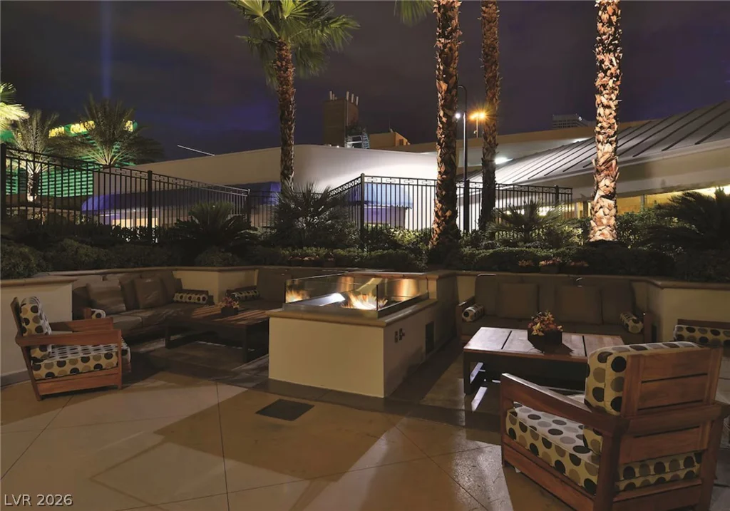 135 Harmon, Las Vegas, NV 89109