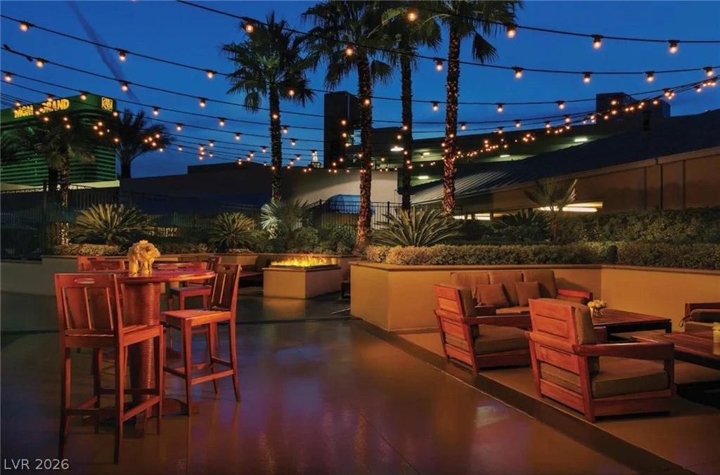 135 Harmon, Las Vegas, NV 89109