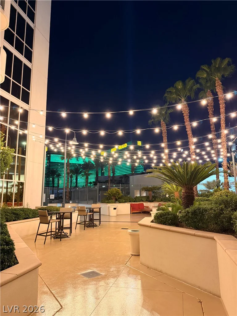 135 Harmon, Las Vegas, NV 89109