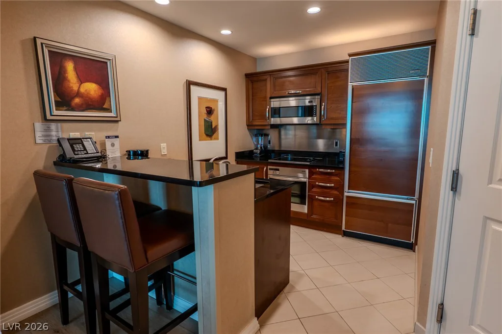 135 Harmon, Las Vegas, NV 89109