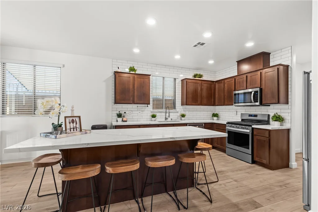 6195 Pine Banks, Las Vegas, NV 89141
