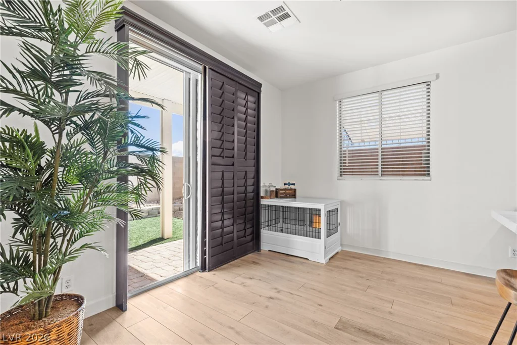 6195 Pine Banks, Las Vegas, NV 89141