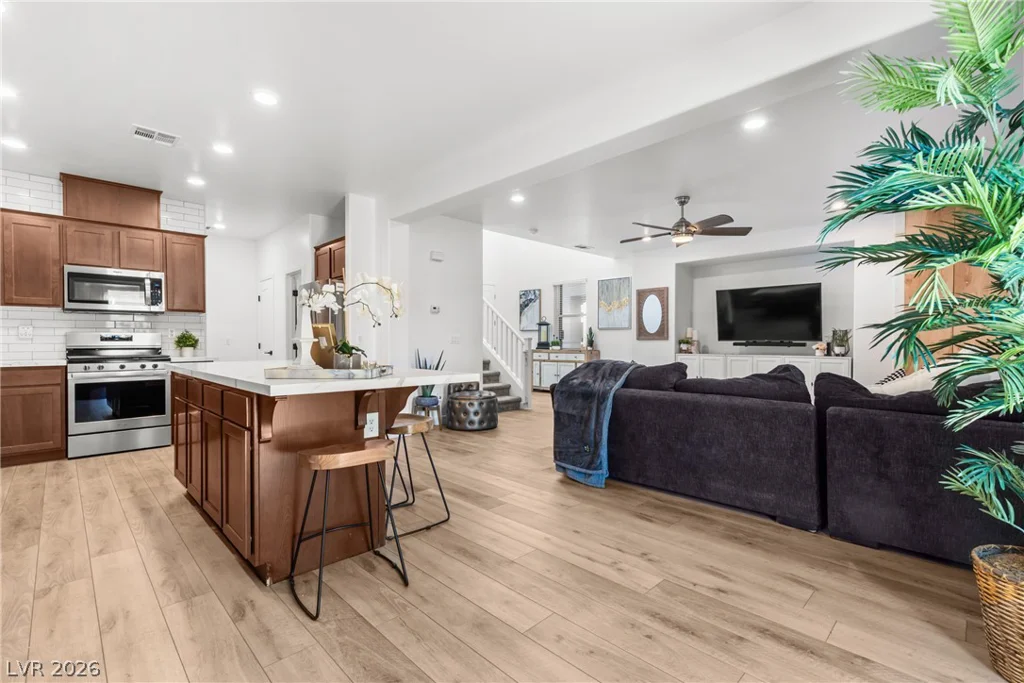 6195 Pine Banks, Las Vegas, NV 89141