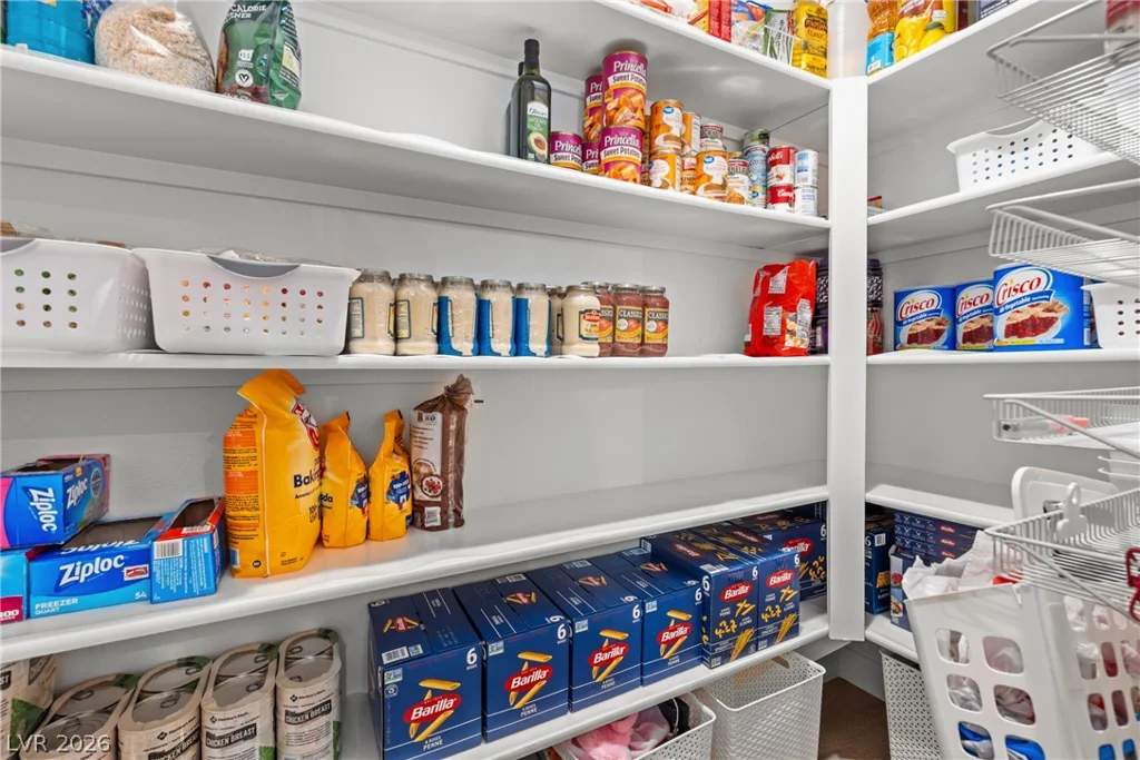 6195 Pine Banks, Las Vegas, NV 89141