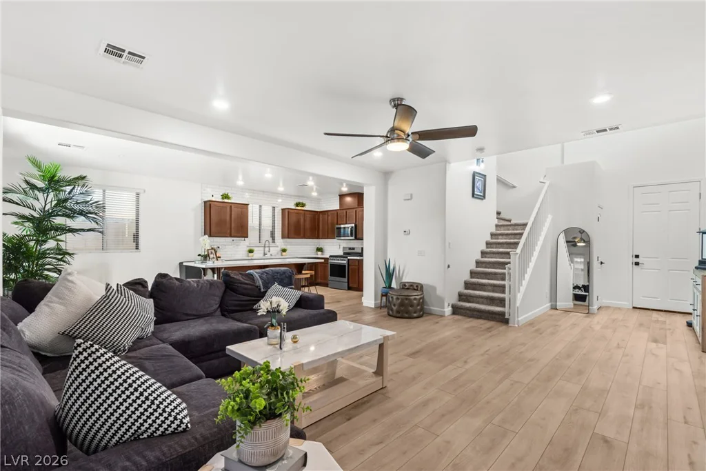 6195 Pine Banks, Las Vegas, NV 89141