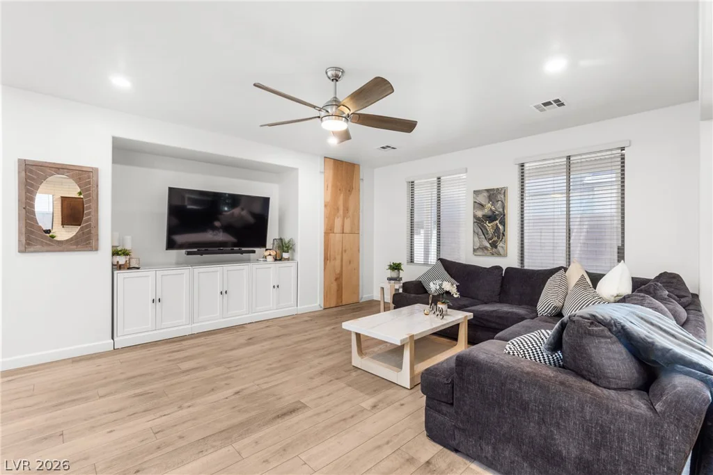 6195 Pine Banks, Las Vegas, NV 89141