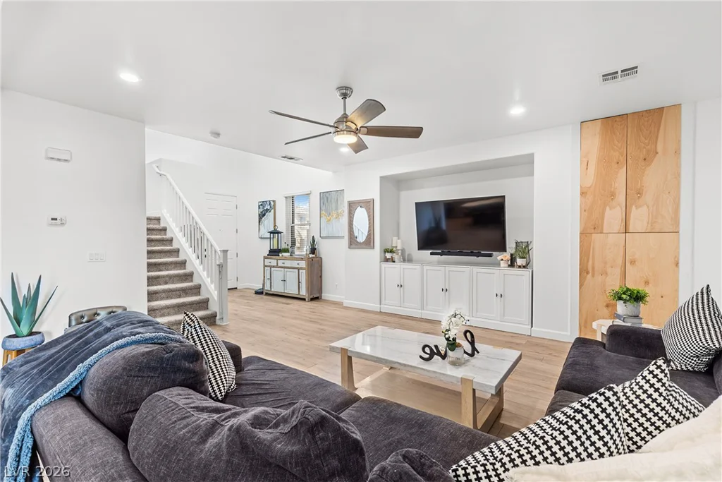 6195 Pine Banks, Las Vegas, NV 89141