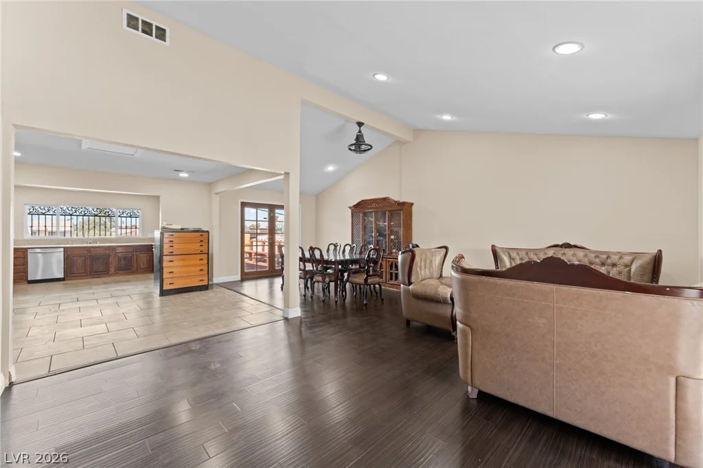 3750 La Junta, Las Vegas, NV 89120