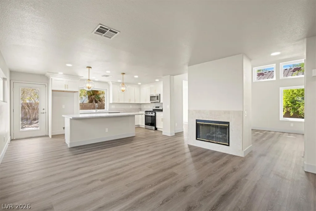 7050 Wine River, Las Vegas, NV 89119
