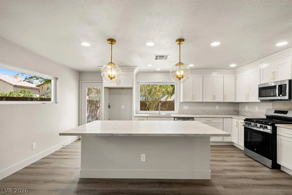 7050 Wine River, Las Vegas, NV 89119