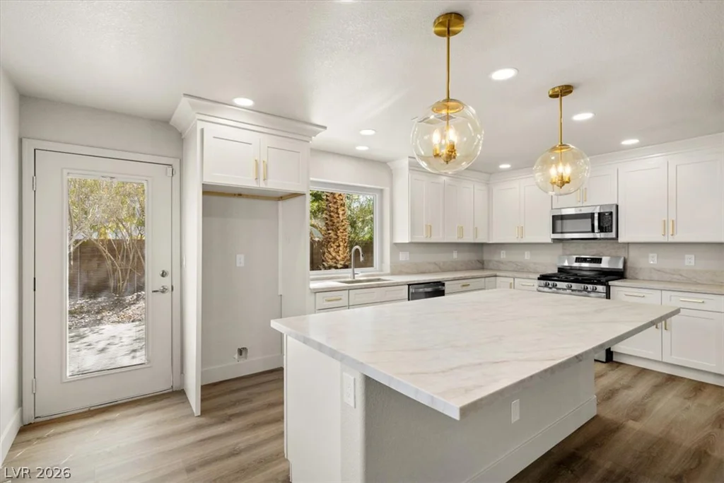 7050 Wine River, Las Vegas, NV 89119