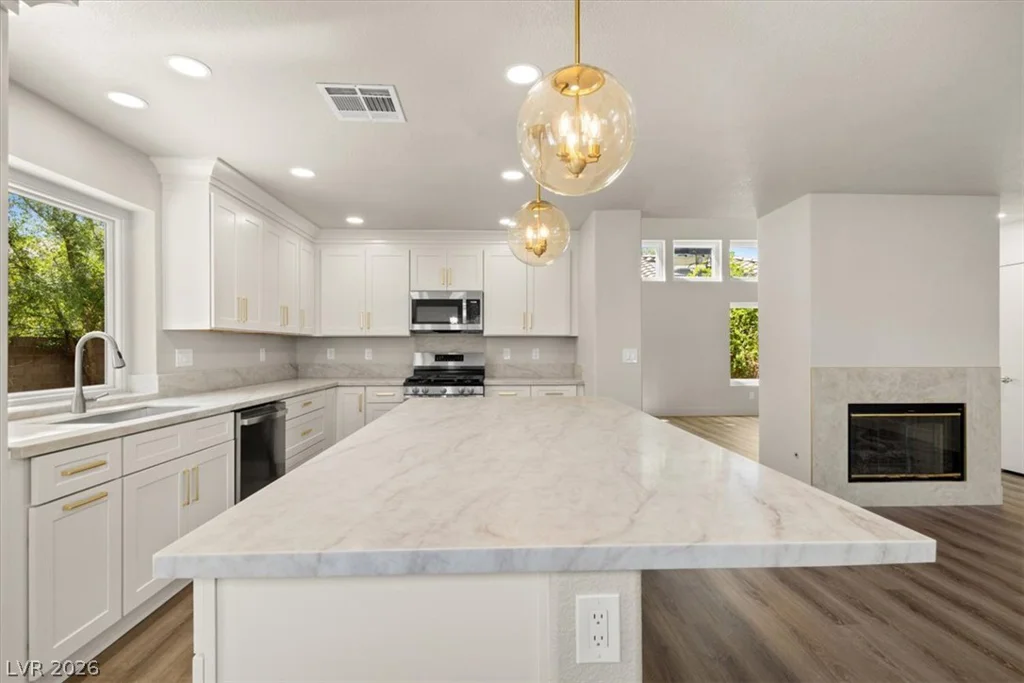 7050 Wine River, Las Vegas, NV 89119