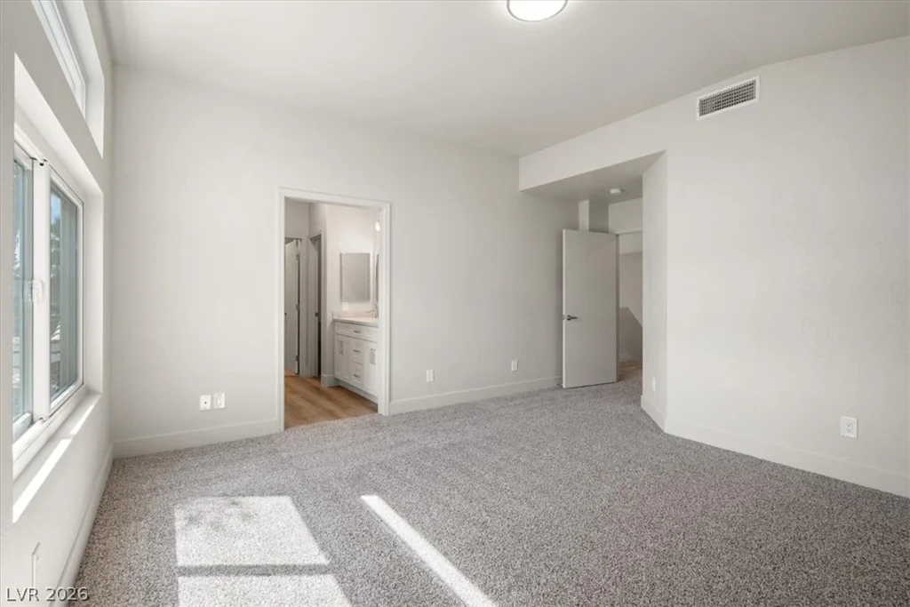 7050 Wine River, Las Vegas, NV 89119