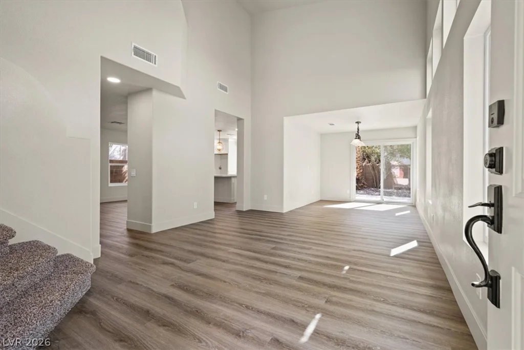 7050 Wine River, Las Vegas, NV 89119