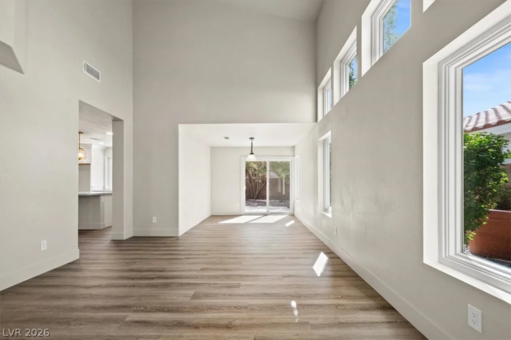 7050 Wine River, Las Vegas, NV 89119