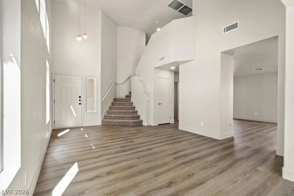 7050 Wine River, Las Vegas, NV 89119
