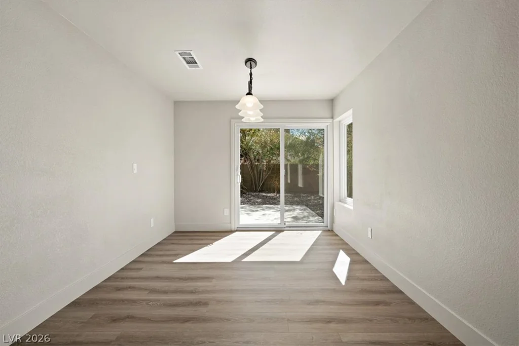 7050 Wine River, Las Vegas, NV 89119