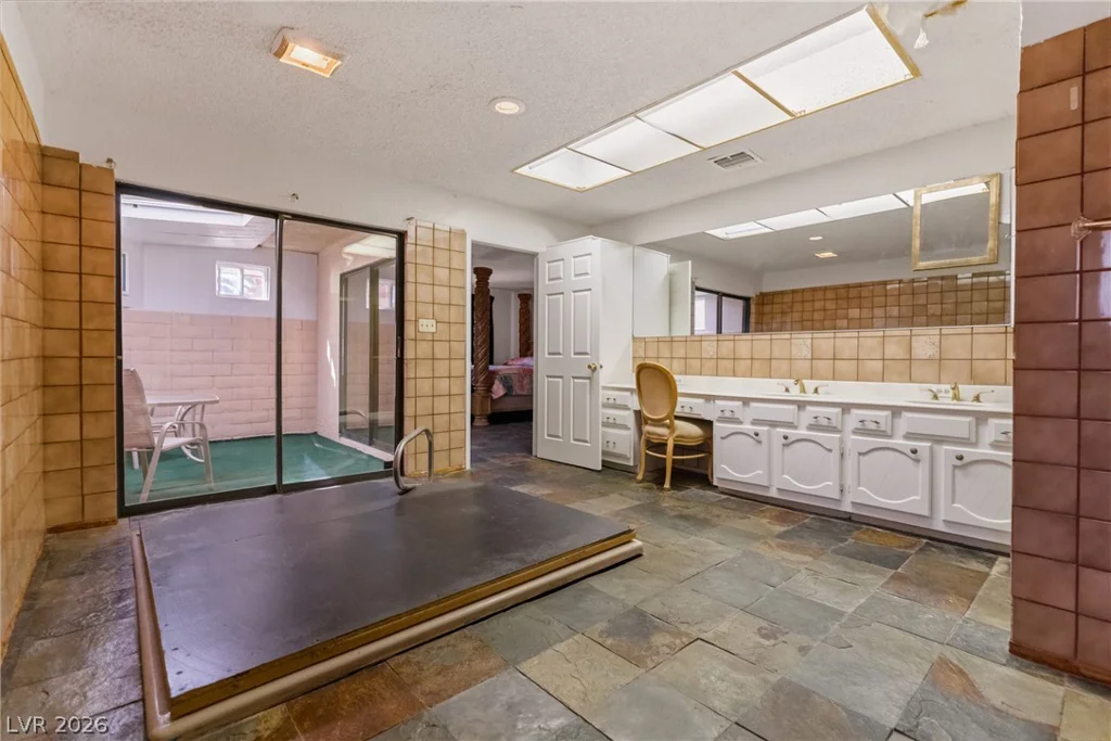 3198 El Cedro, Las Vegas, NV 89121
