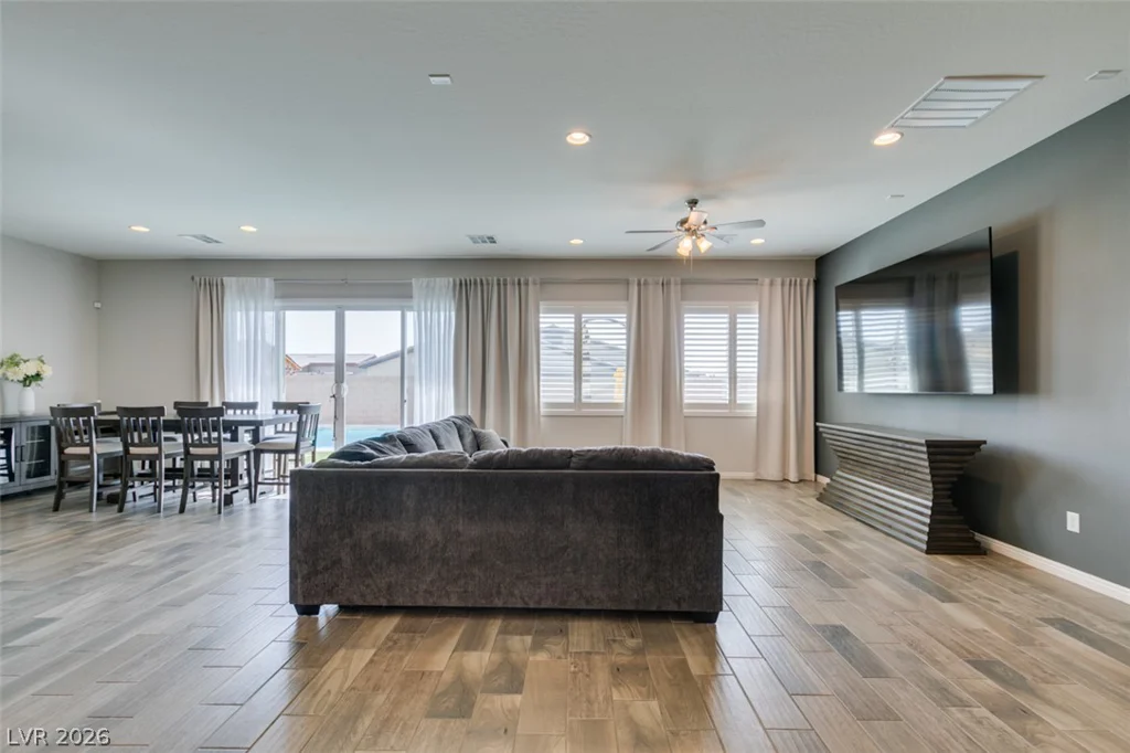 7012 Arabian Ridge, Las Vegas, NV 89131
