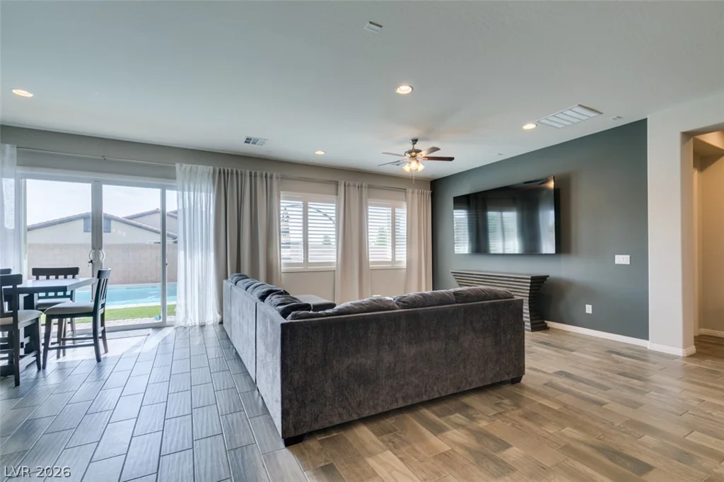 7012 Arabian Ridge, Las Vegas, NV 89131
