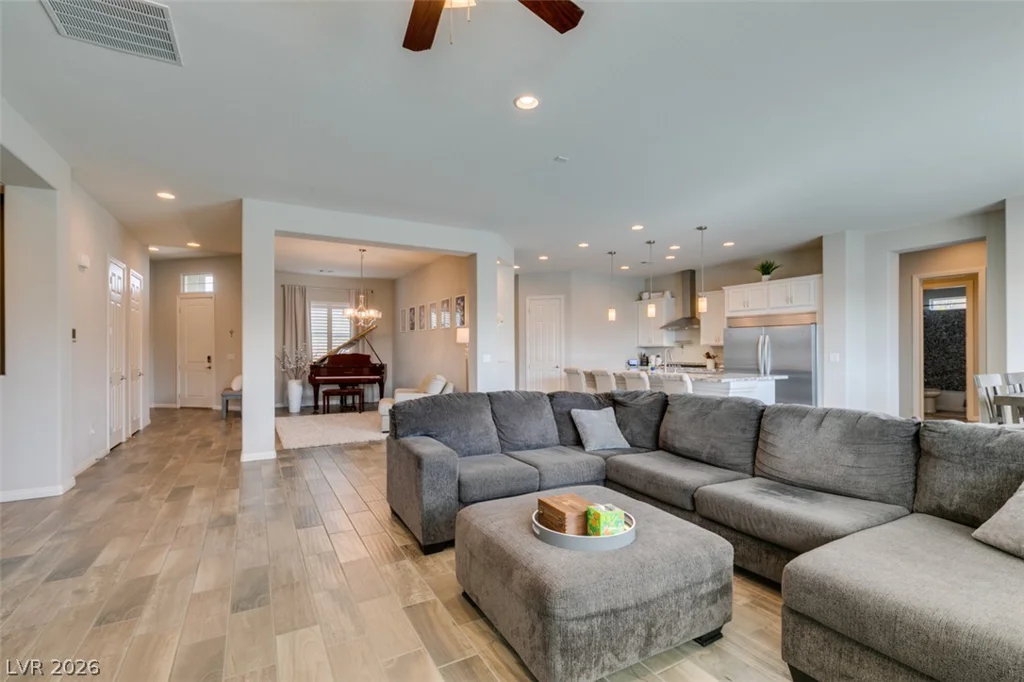 7012 Arabian Ridge, Las Vegas, NV 89131