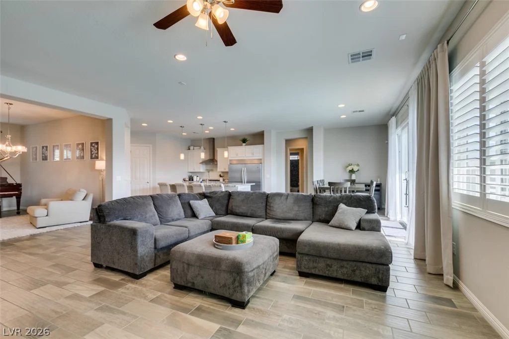 7012 Arabian Ridge, Las Vegas, NV 89131