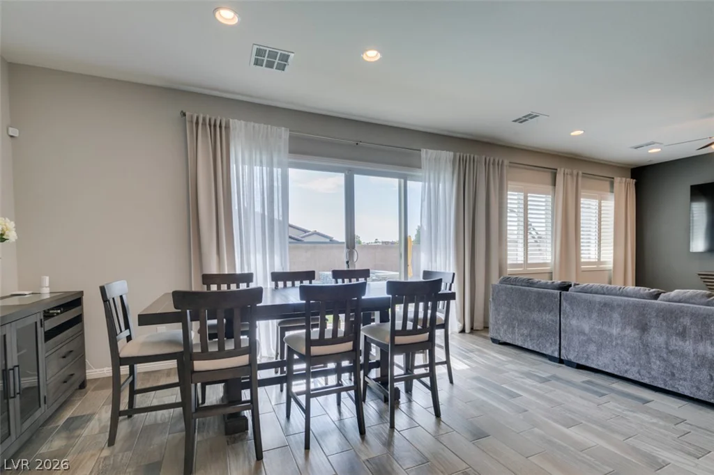 7012 Arabian Ridge, Las Vegas, NV 89131