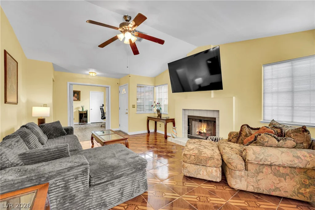 2348 Beaver Bay, Las Vegas, NV 89156