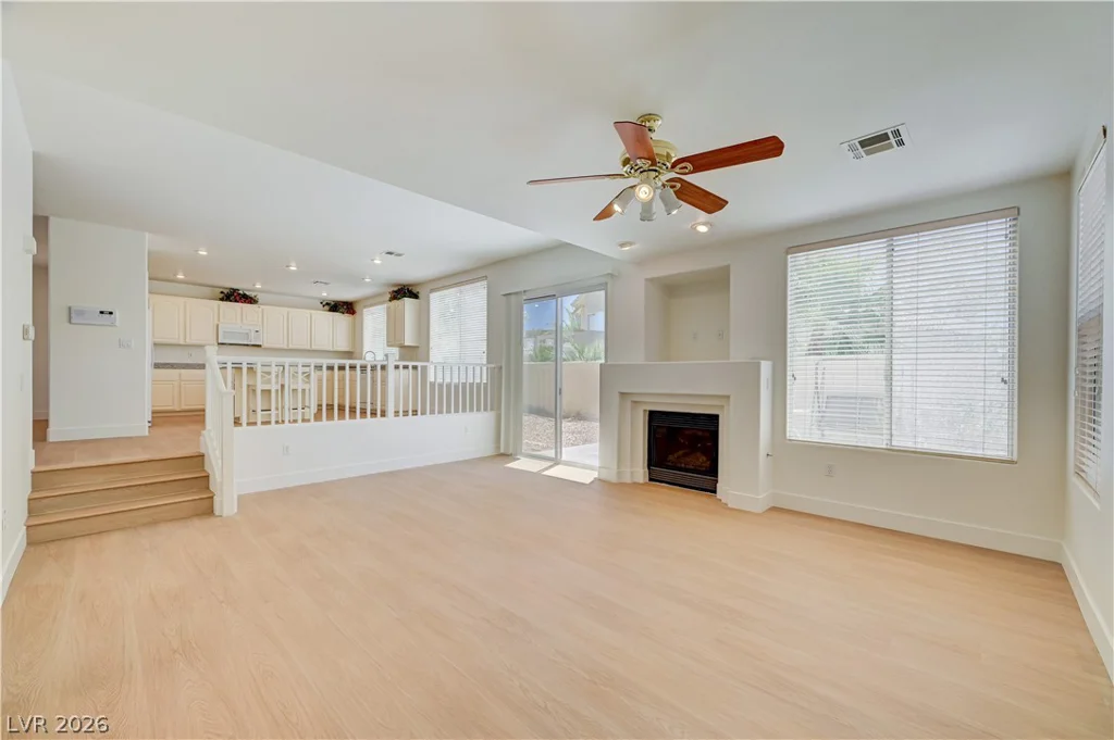 356 Lakewood Garden, Las Vegas, NV 89148