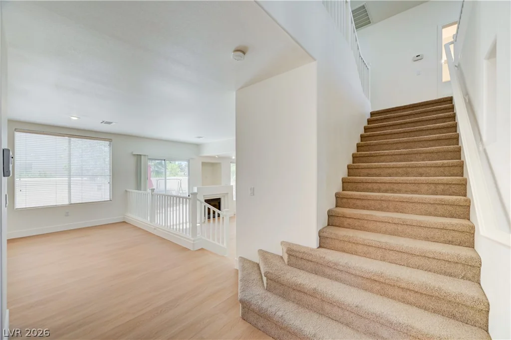356 Lakewood Garden, Las Vegas, NV 89148