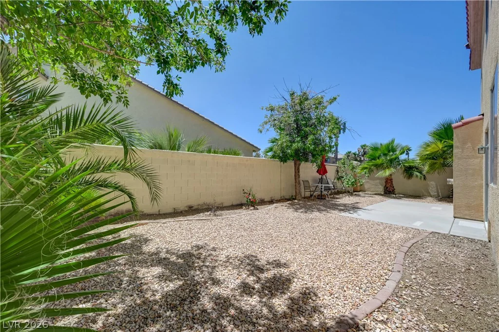 356 Lakewood Garden, Las Vegas, NV 89148