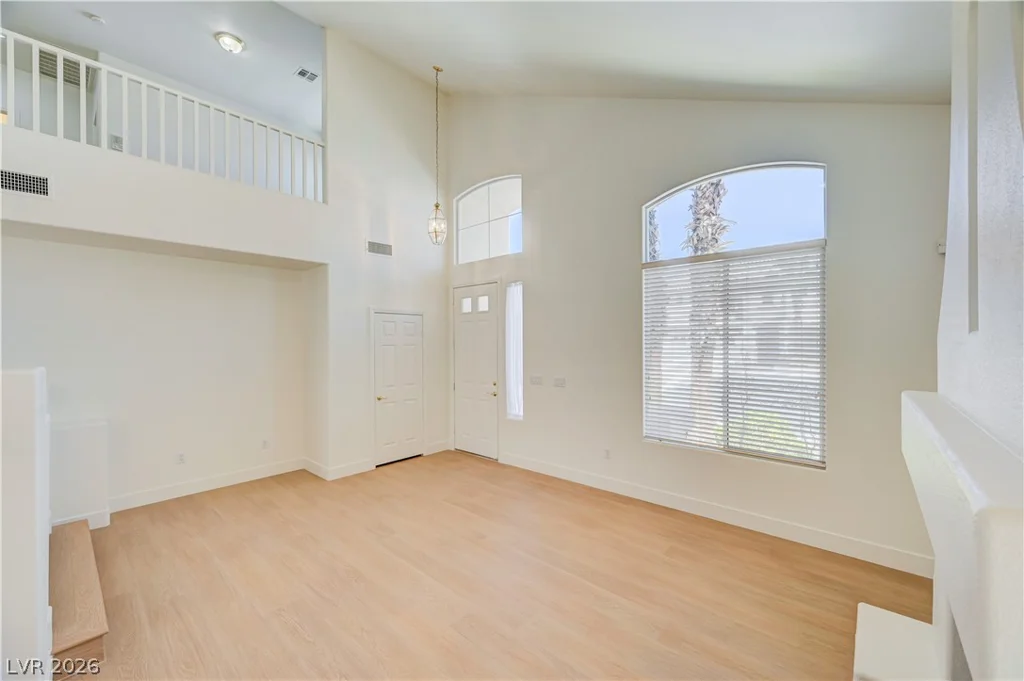 356 Lakewood Garden, Las Vegas, NV 89148