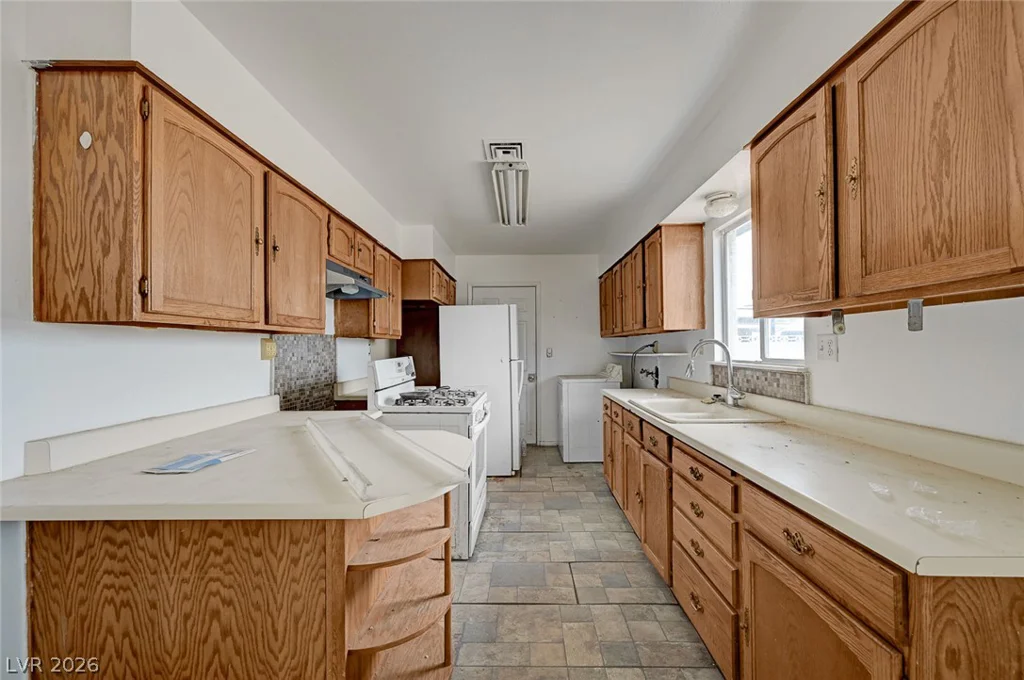 140 Kola, Henderson, NV 89015