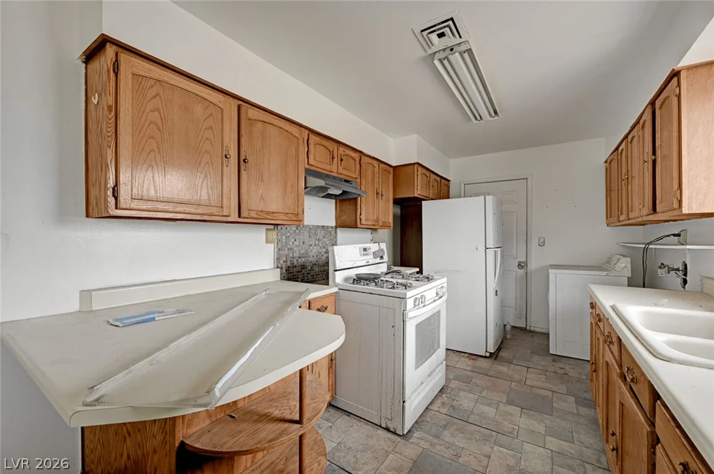 140 Kola, Henderson, NV 89015