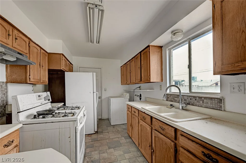 140 Kola, Henderson, NV 89015