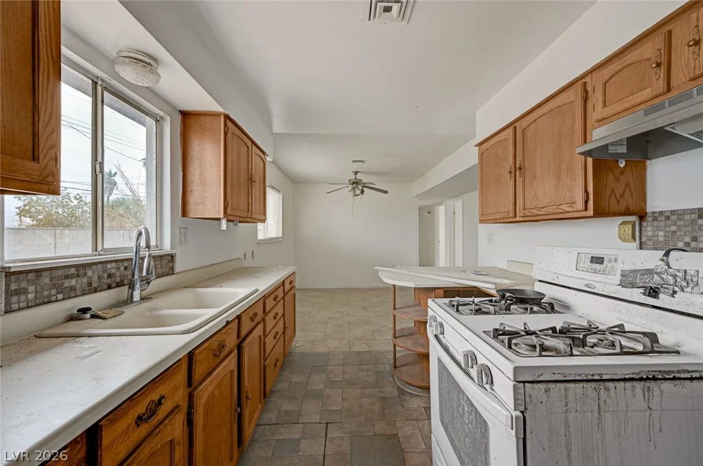 140 Kola, Henderson, NV 89015