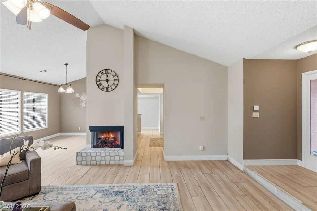 582 Cervantes, Henderson, NV 89014