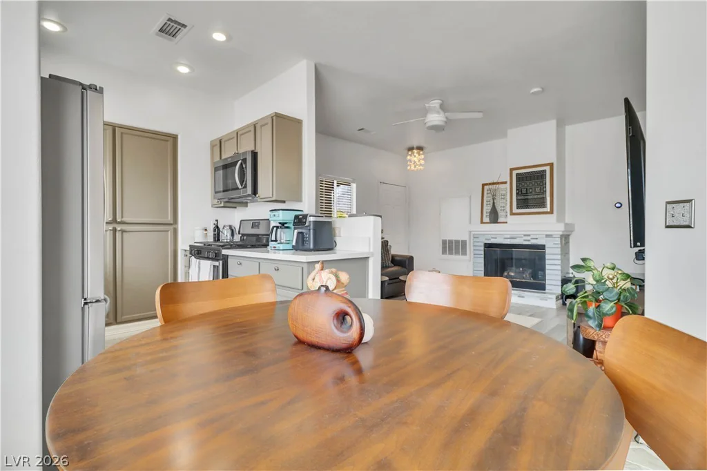1401 Red Crest, Las Vegas, NV 89144