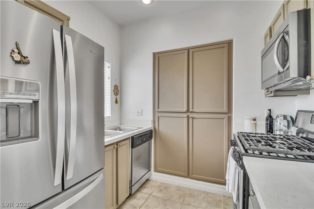 1401 Red Crest, Las Vegas, NV 89144
