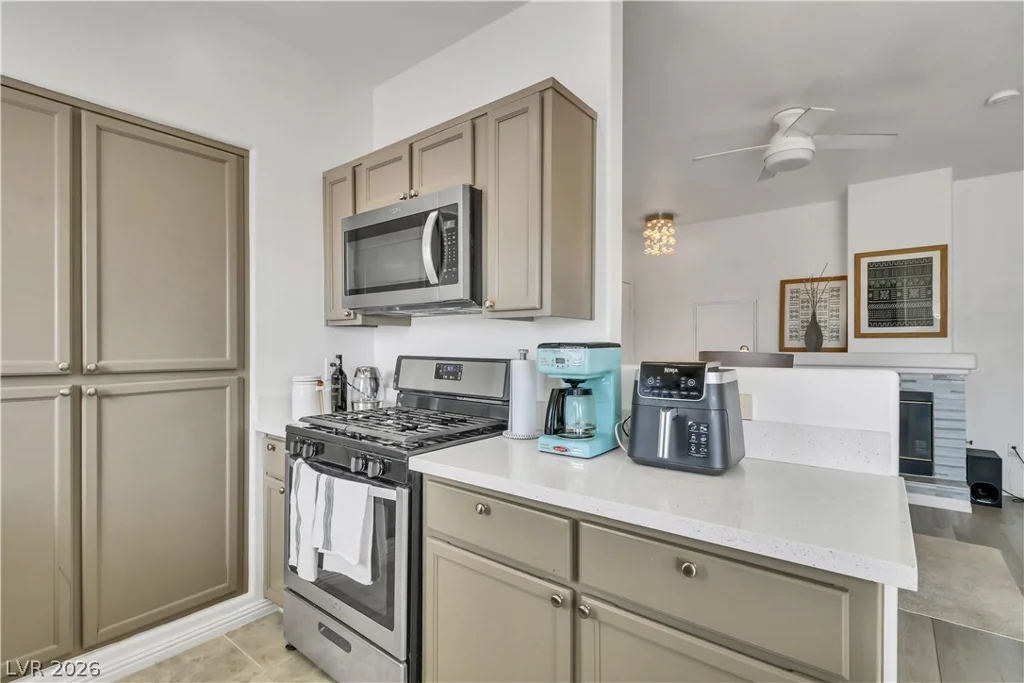 1401 Red Crest, Las Vegas, NV 89144