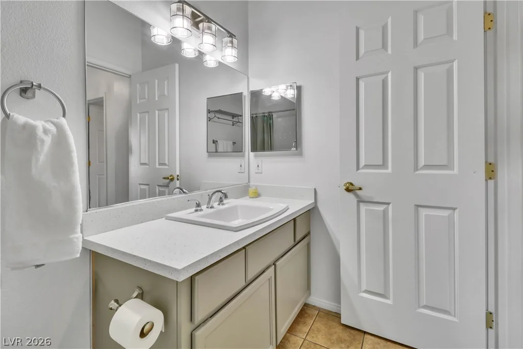 1401 Red Crest, Las Vegas, NV 89144