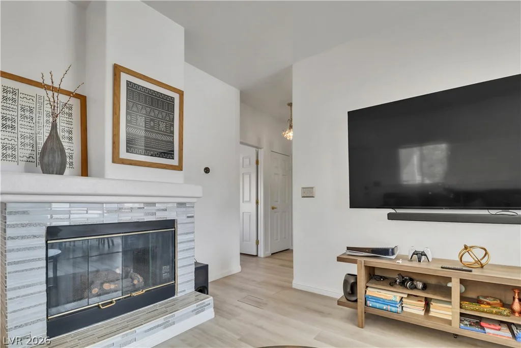 1401 Red Crest, Las Vegas, NV 89144