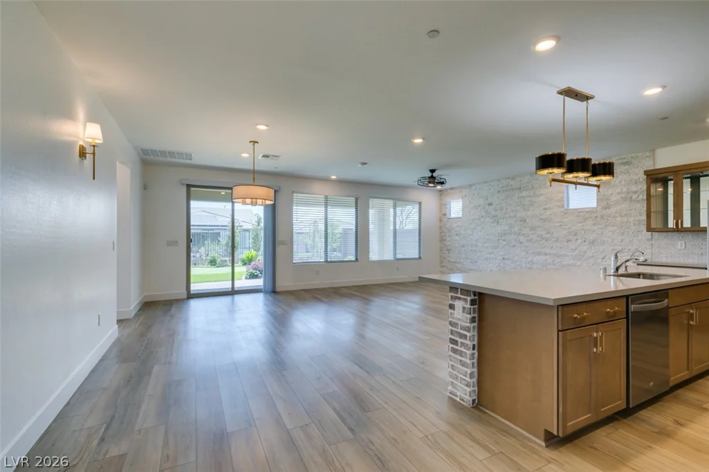 10184 Chrysolite, Las Vegas, NV 89143