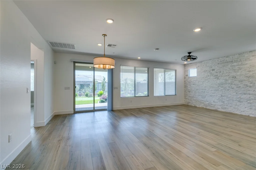 10184 Chrysolite, Las Vegas, NV 89143